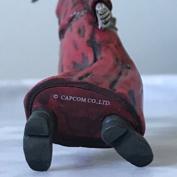 Resident Evil 4 Agatsuma Los Illuminados Red Monk Mini Figure - Picture 3 of 3